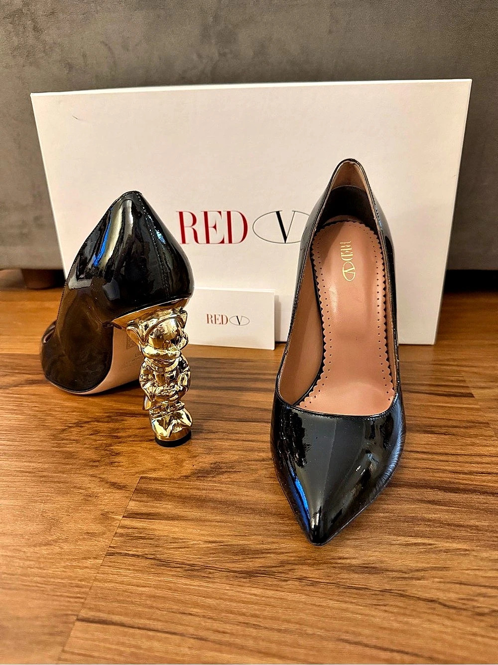 REDValentino Black Pointed-Toe Pumps EU 38 Like New